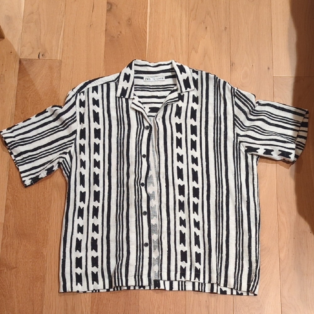 Zara Black and White Striped Men's Shirt